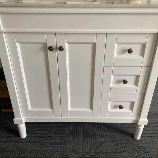 920mm American Size On Leg Vanity - 715-B