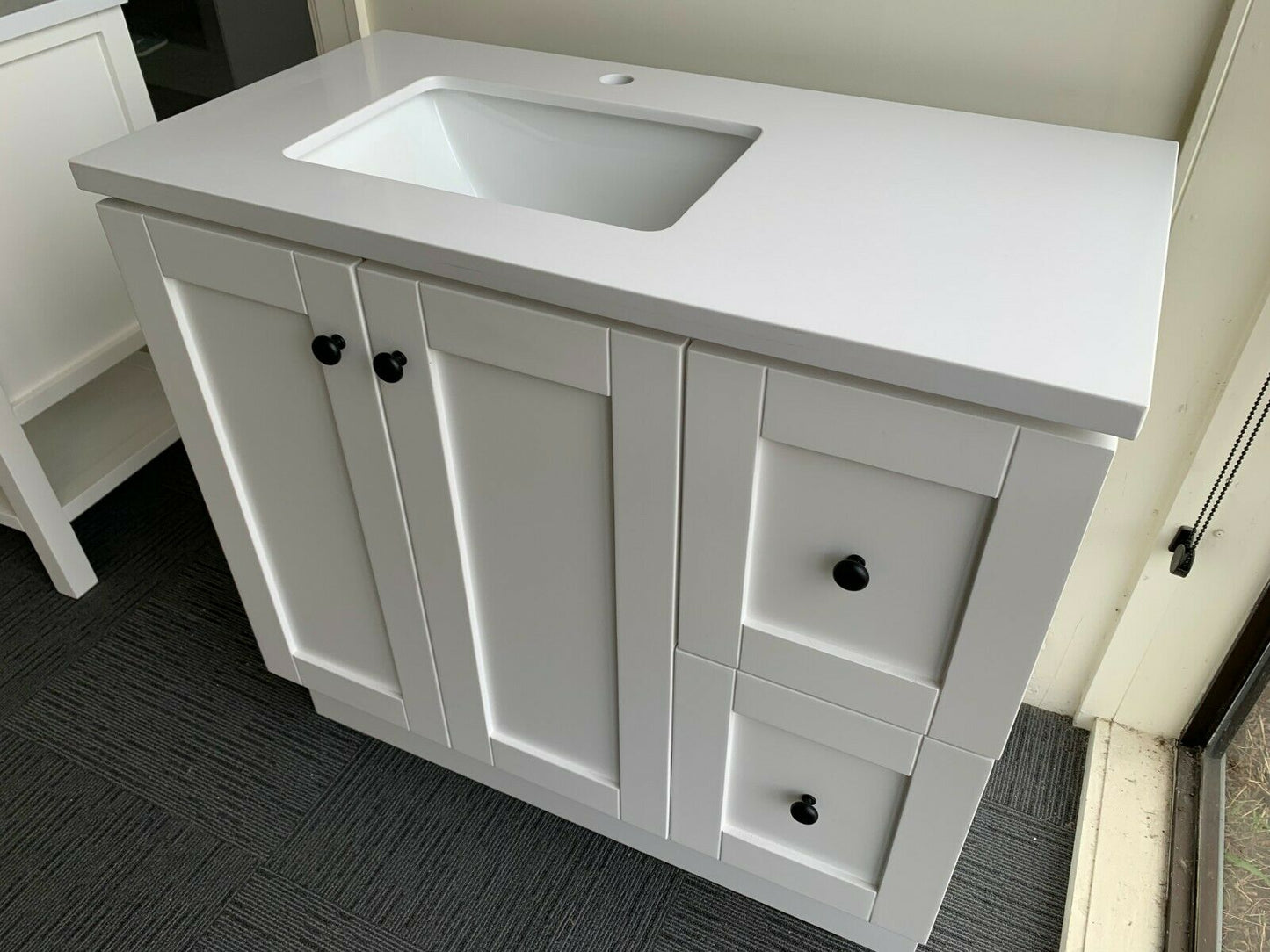 900mm Matte White - 613-B